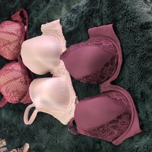 3 Bras Victoria Secret, Soma & Camio Mio/38D